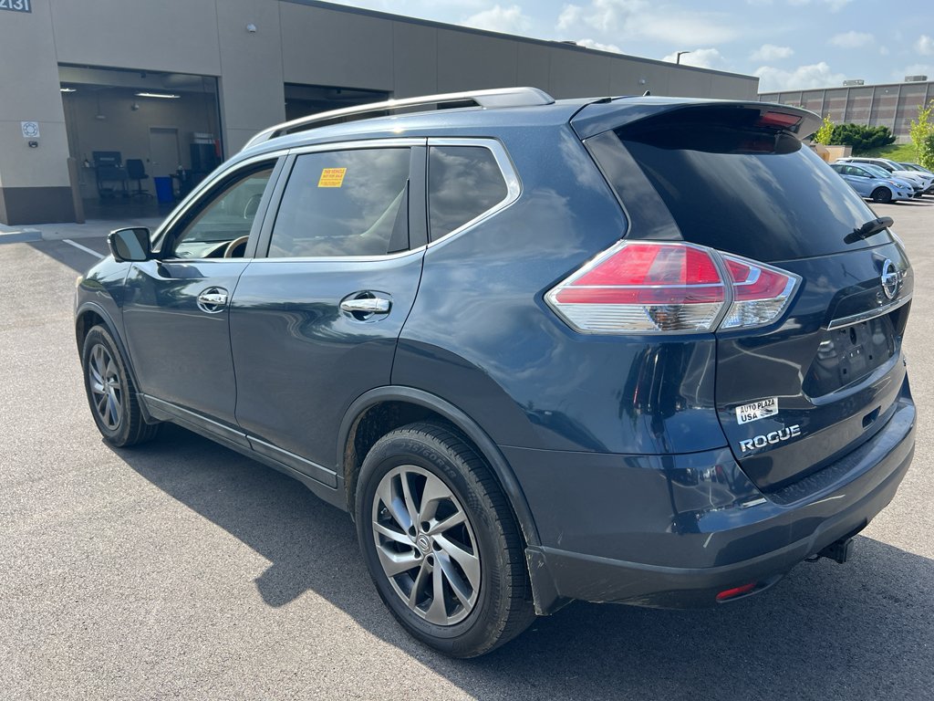 Used 2015 Arctic Blue Metallic Nissan SL image 6