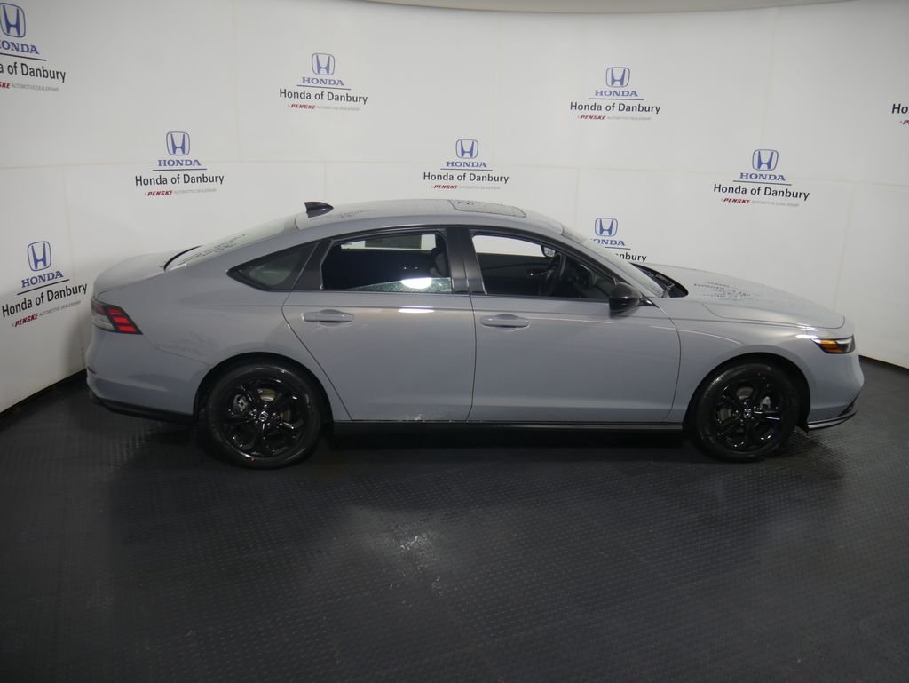 New 2026 Urban Gray Pearl Honda SE image 3