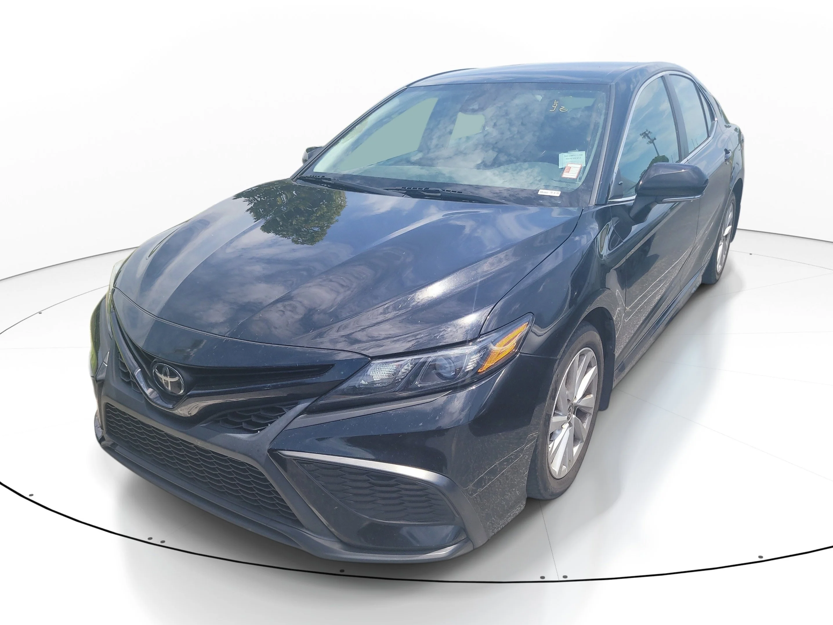 Used 2022  Toyota SE image 3