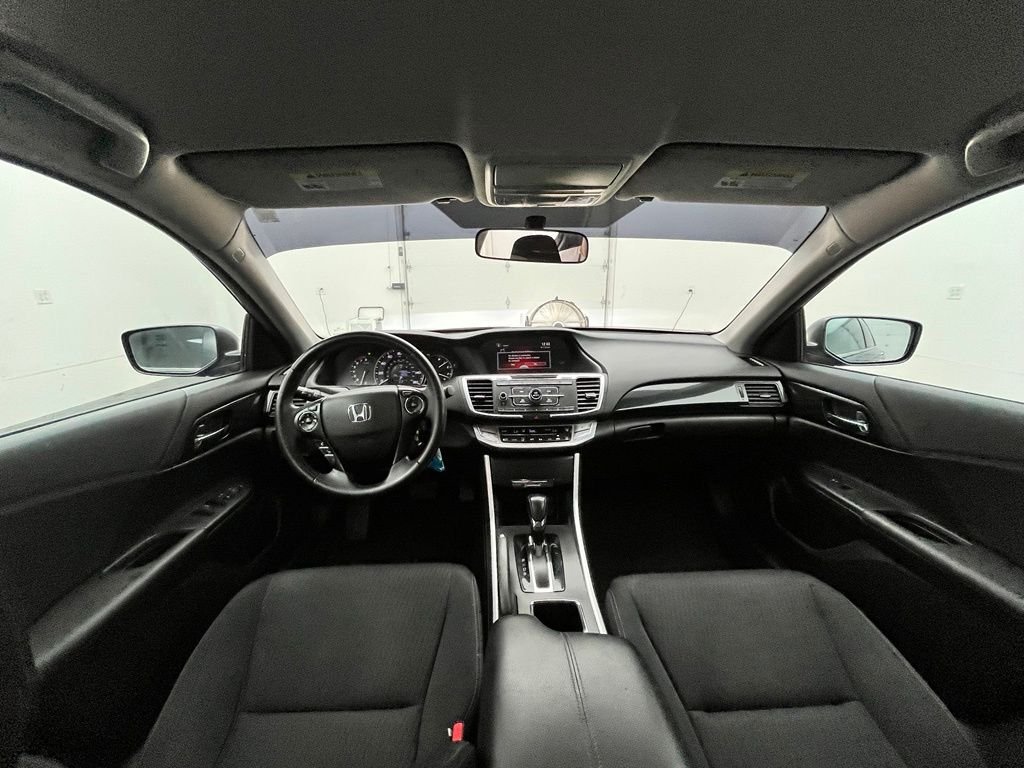 Used 2015 Alabaster Silver Metallic Honda Sport image 4