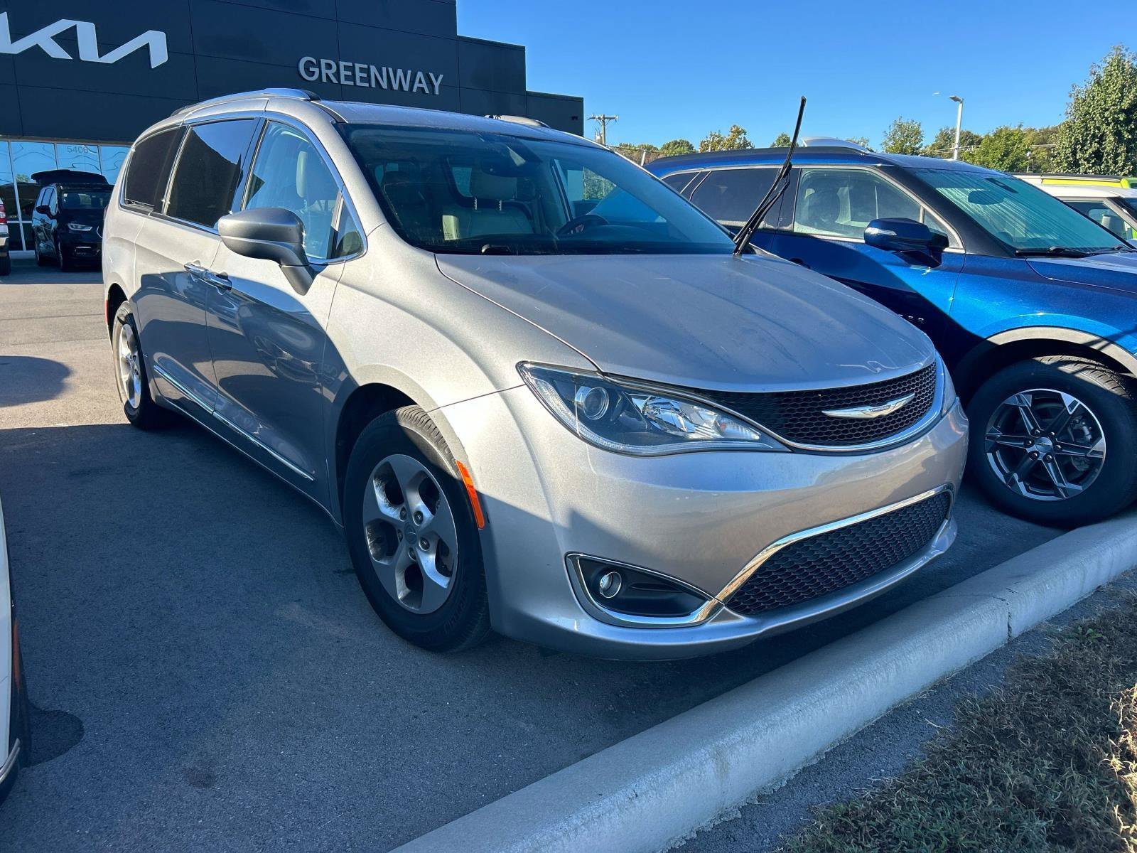 2017 Chrysler Pacifica Touring-L Plus