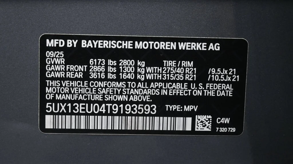 Used 2026 Skyscraper Grey Metallic BMW sDrive40i image 24