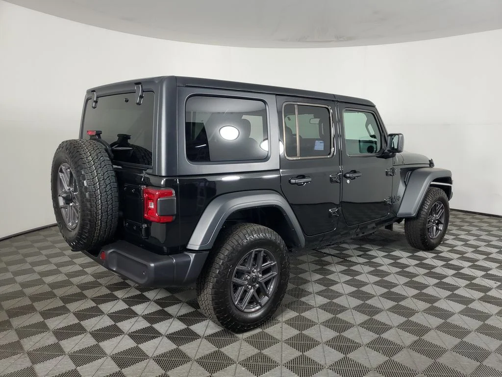 Used 2026 Black Jeep Sport S image 4
