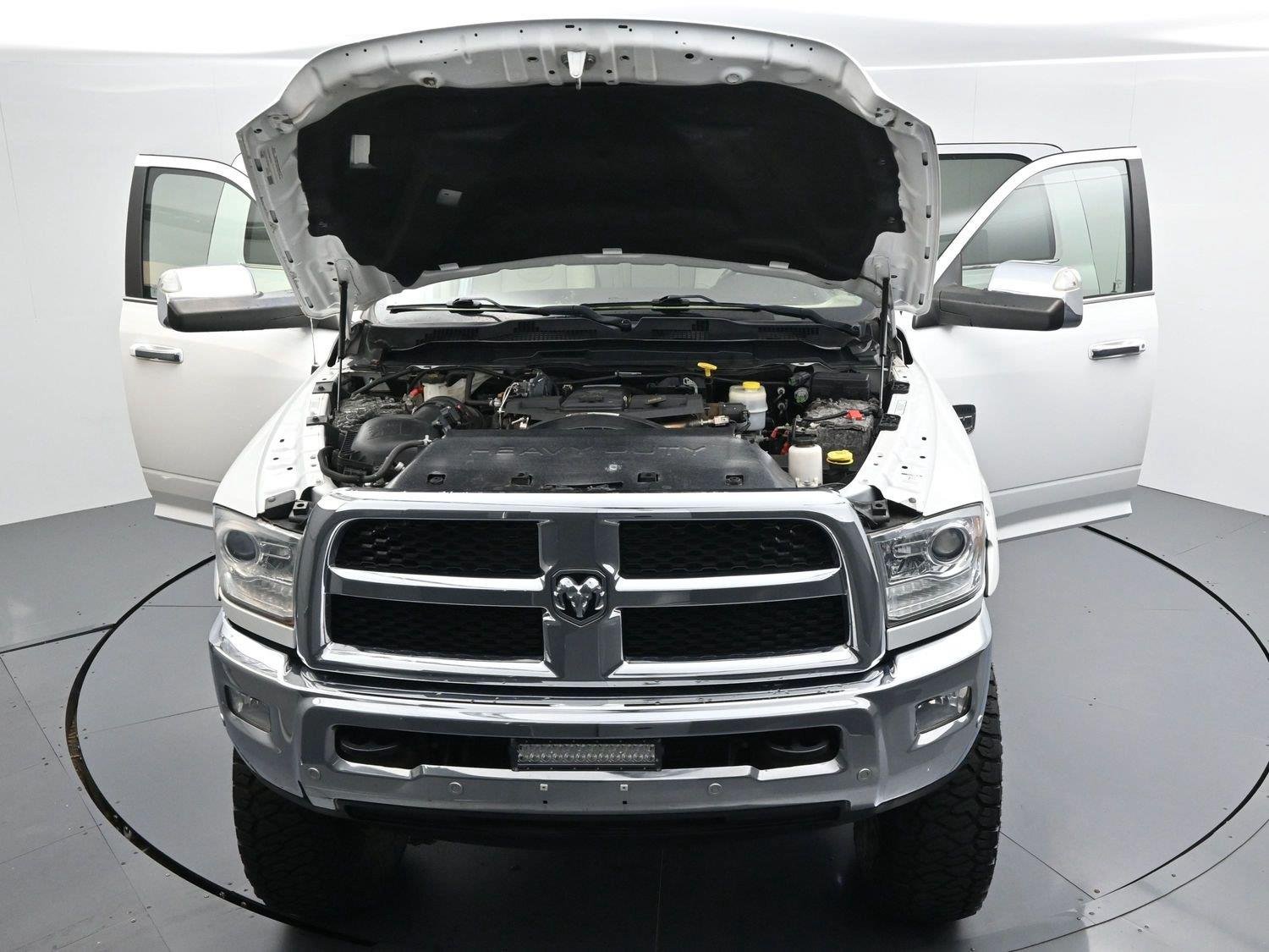 Used 2018 Bright White Clearcoat Ram Laramie Longhorn image 43