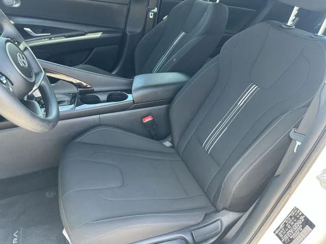 Used 2023 White Hyundai Blue image 32