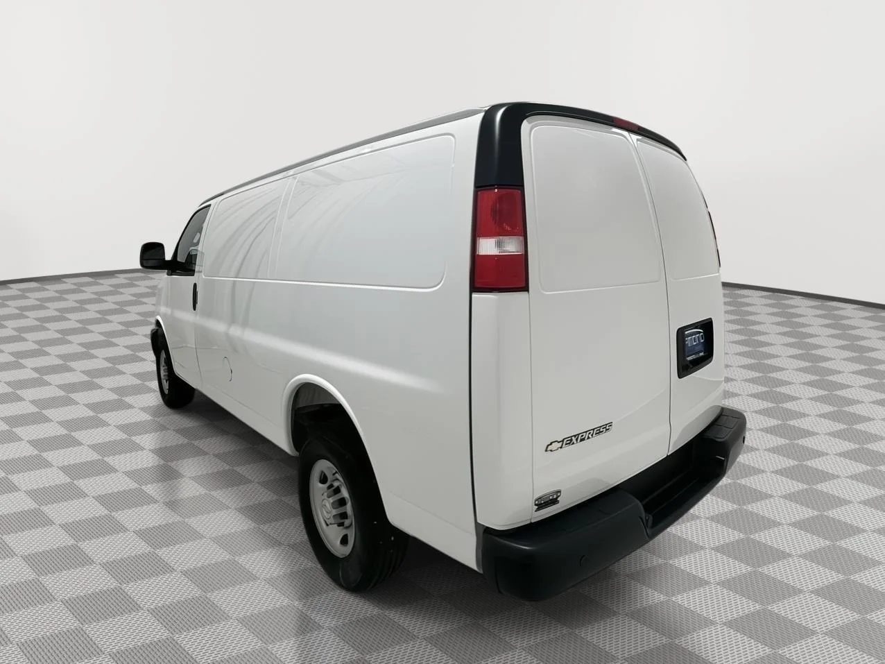 Used 2025 Summit White Chevrolet WT image 3