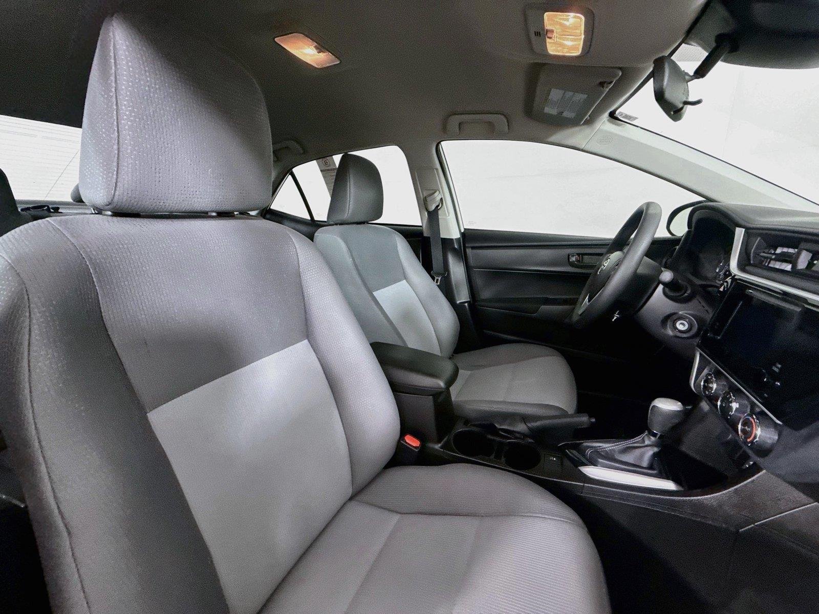 Used 2018 Super White Toyota L image 33