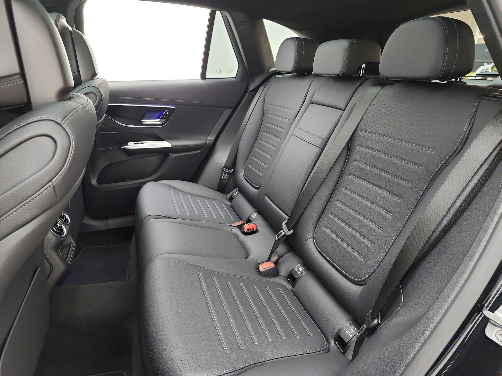 New 2026 Black Mercedes-Benz GLC 300 SUV image 32