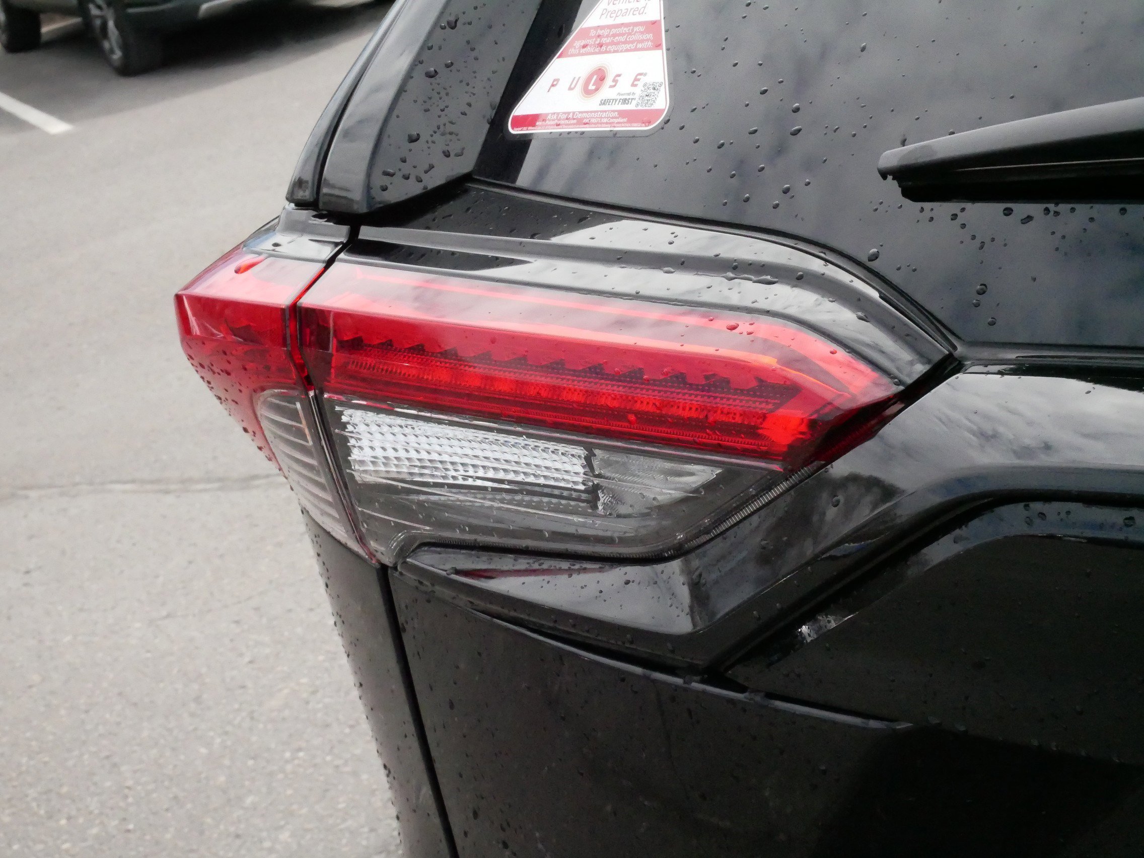 2025 Toyota RAV4 LE - Photo 17