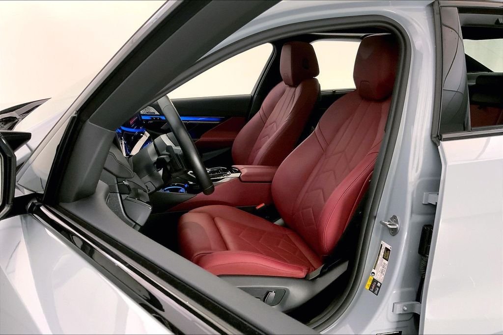 Used 2025 Brooklyn Grey Metallic BMW  image 13