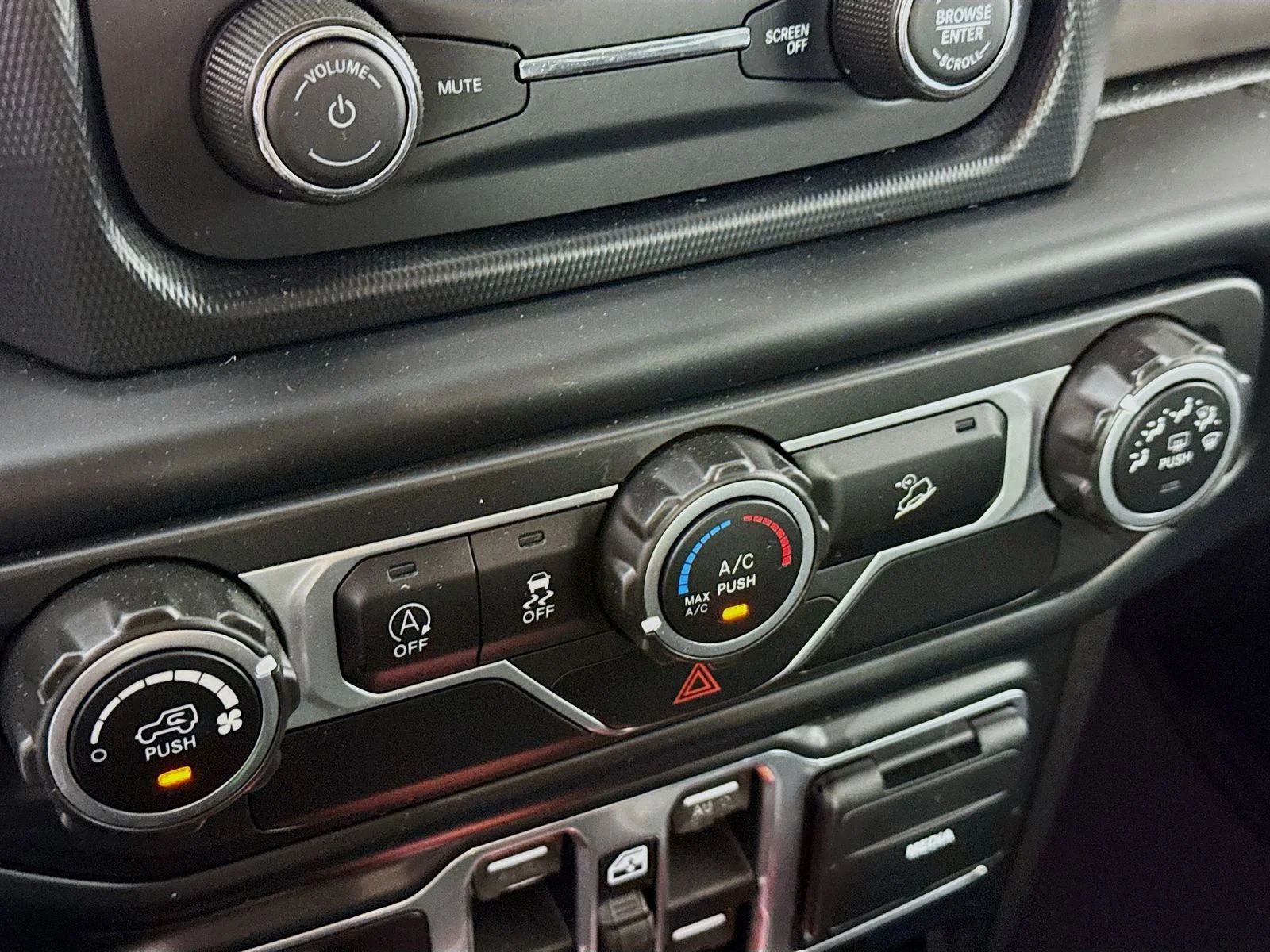 Used 2019 White Jeep Unlimited Sport S image 13