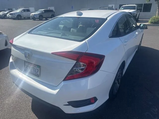 Used 2018  Honda EX image 6