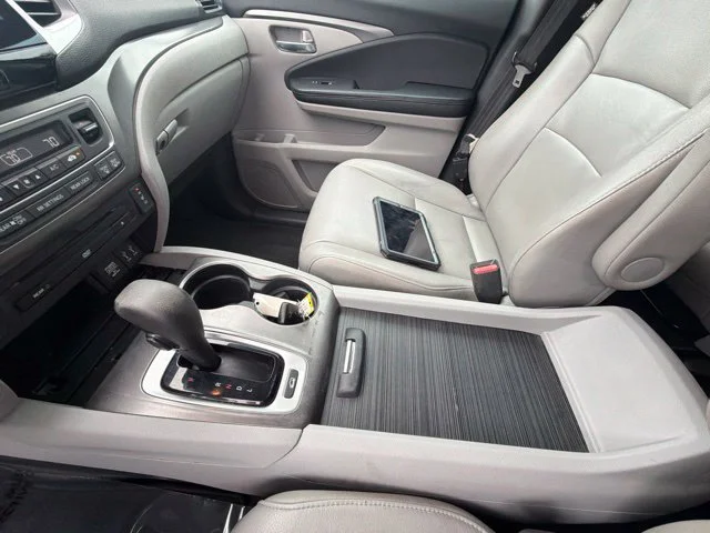Used 2016  Honda EX-L image 25