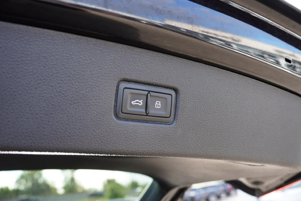 Used 2018 Black Audi 3.0T Prestige image 23