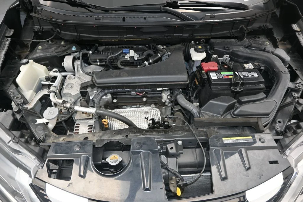 Used 2020 Black Nissan S image 25