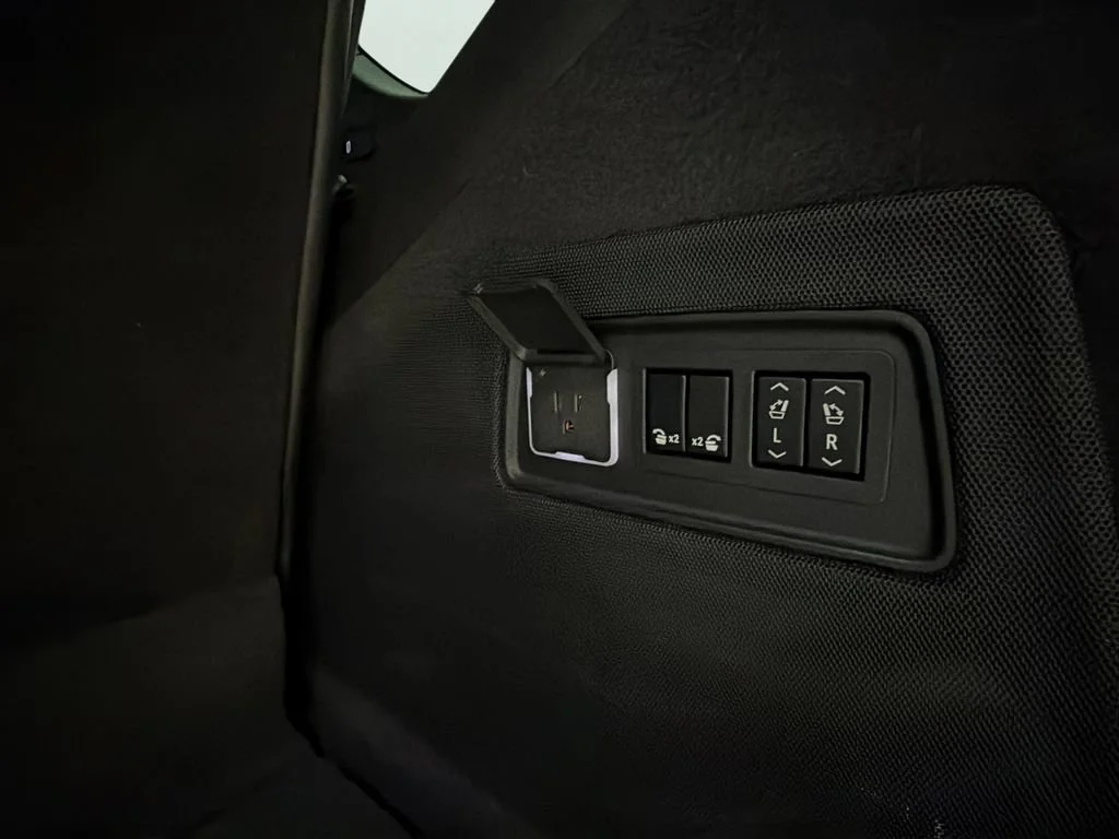 Used 2021 BLACK RAVEN Cadillac Sport image 33
