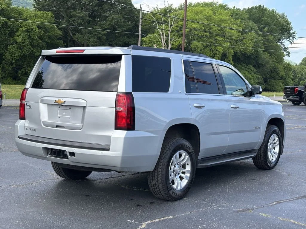 Used 2018 SILVER ICE METALLIC Chevrolet LT image 9