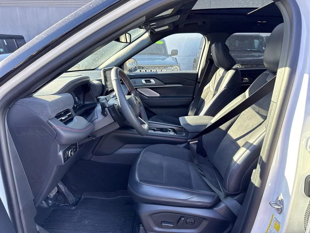 Used 2026 White Metallic Ford ST image 17
