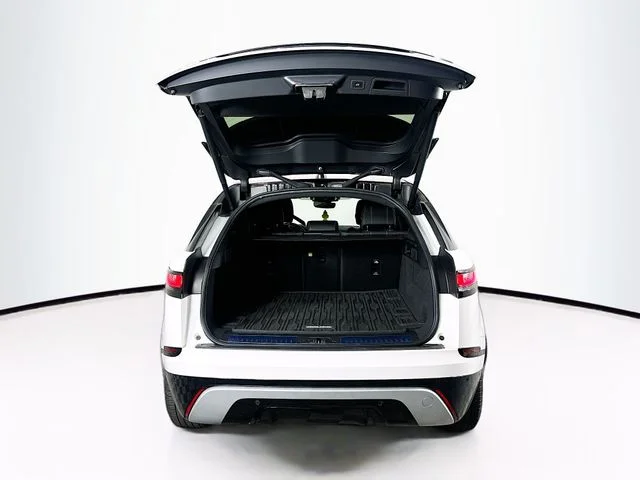 Used 2021 White Land Rover S image 6