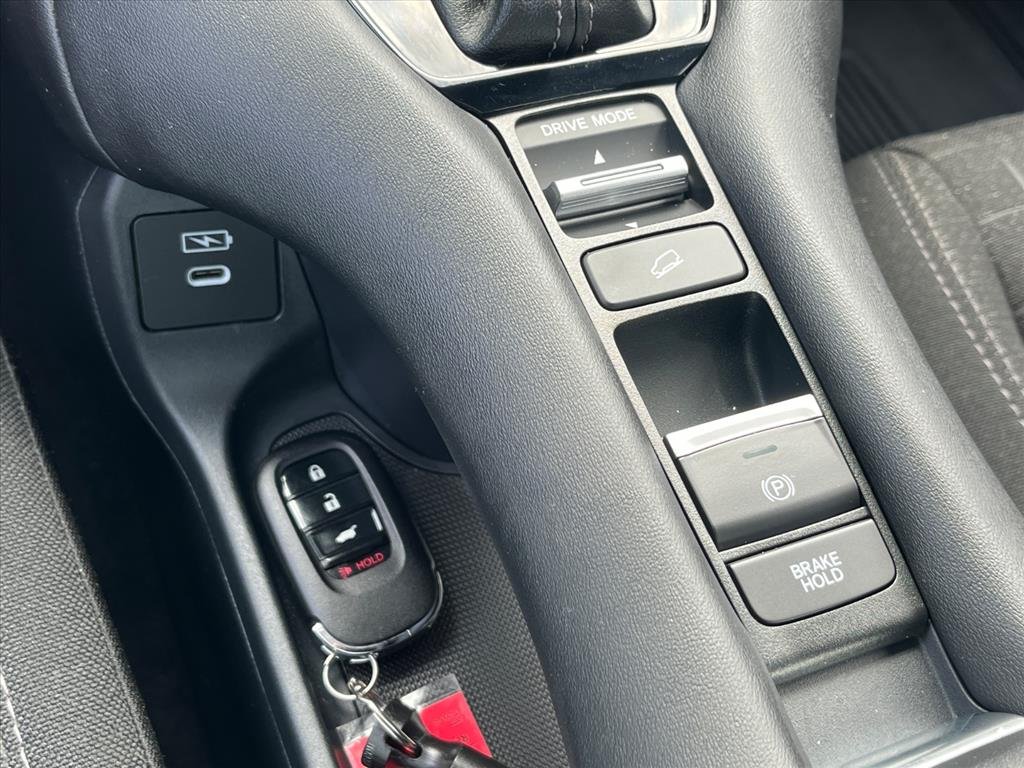 2025 Honda HR-V LX - Photo 17