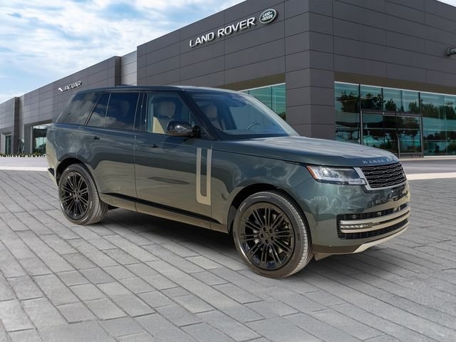 New 2026 Belgravia Green LAND ROVER SE image 7