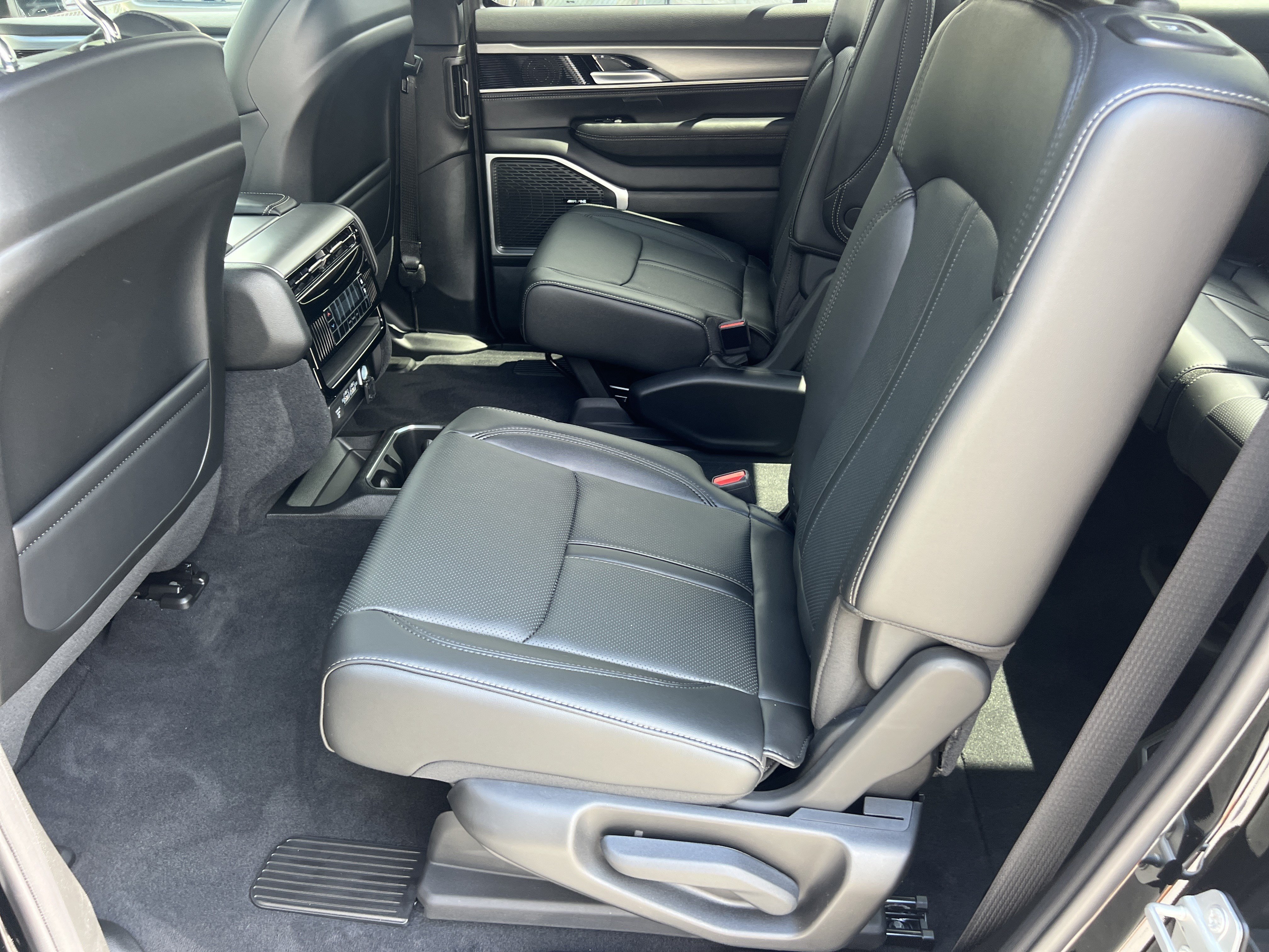 New 2026 High Gloss Black Jeep Limited image 19