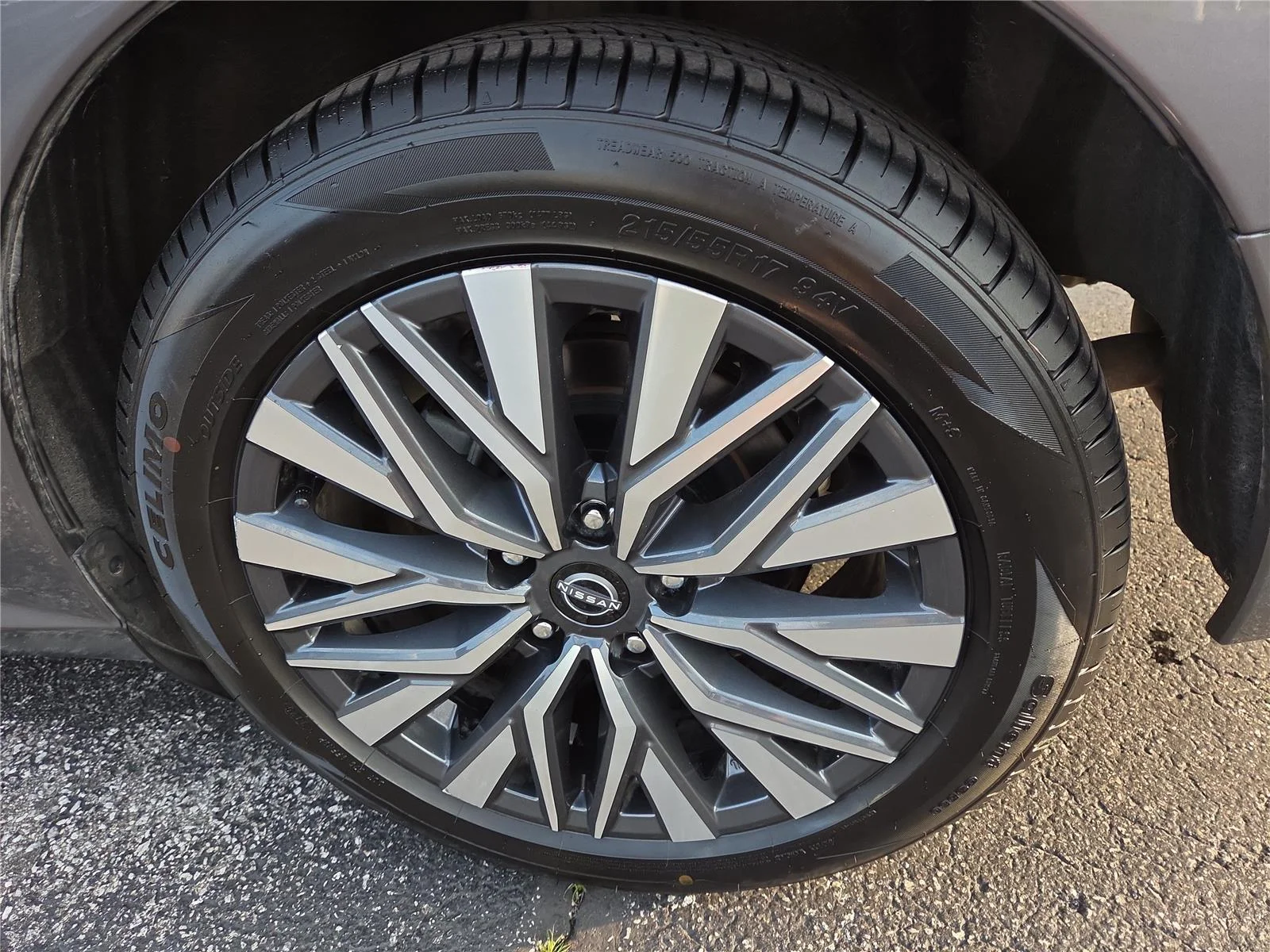 Used 2024 Gun Metallic Nissan 2.5 SV image 23