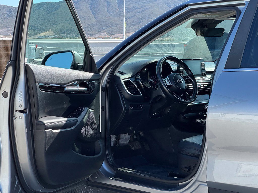 Used 2021 Steel Gray Kia EX image 7