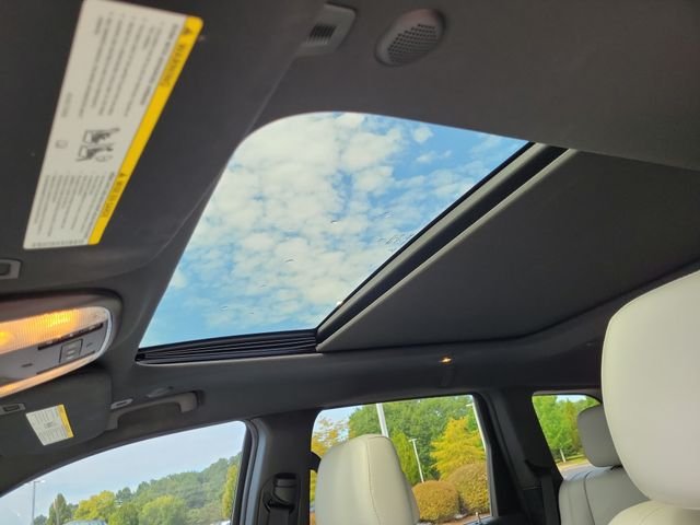 Used 2018 Bright White Clearcoat Jeep Limited image 14