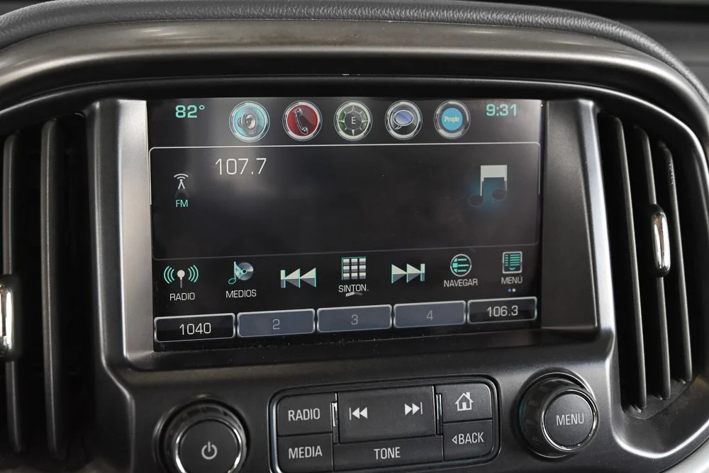Used 2017 White Chevrolet Z71 image 21