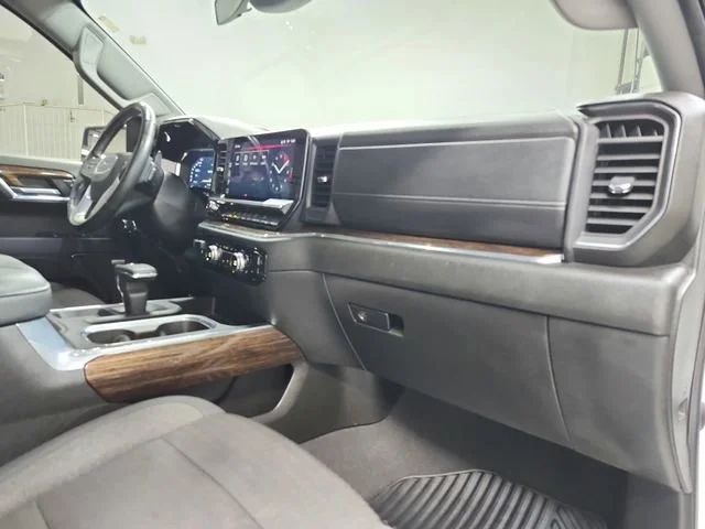 Used 2024 Summit White GMC Elevation image 43