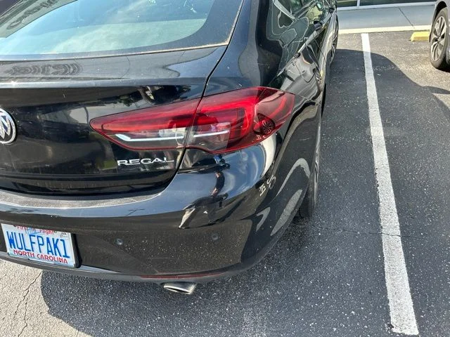 Used 2018 Black Buick Essence image 9
