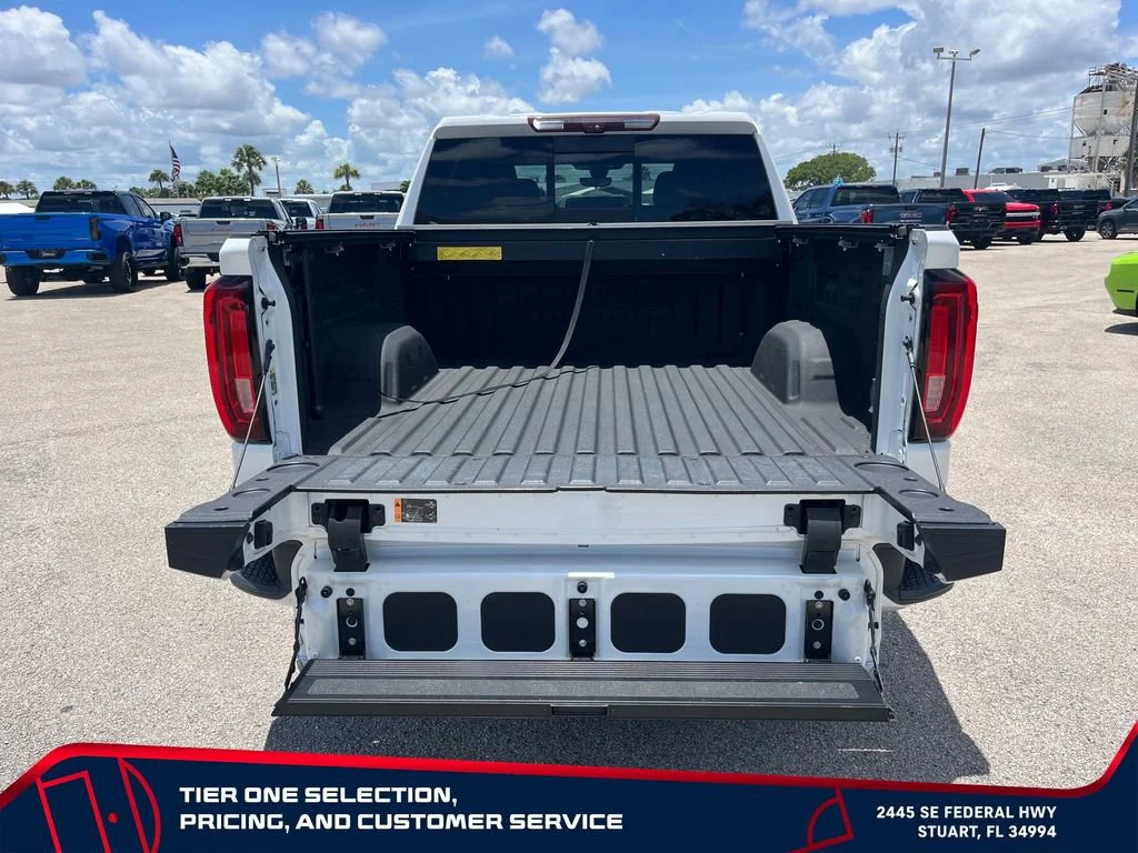 Used 2021 WHITE FROST TRICOAT GMC Denali image 11
