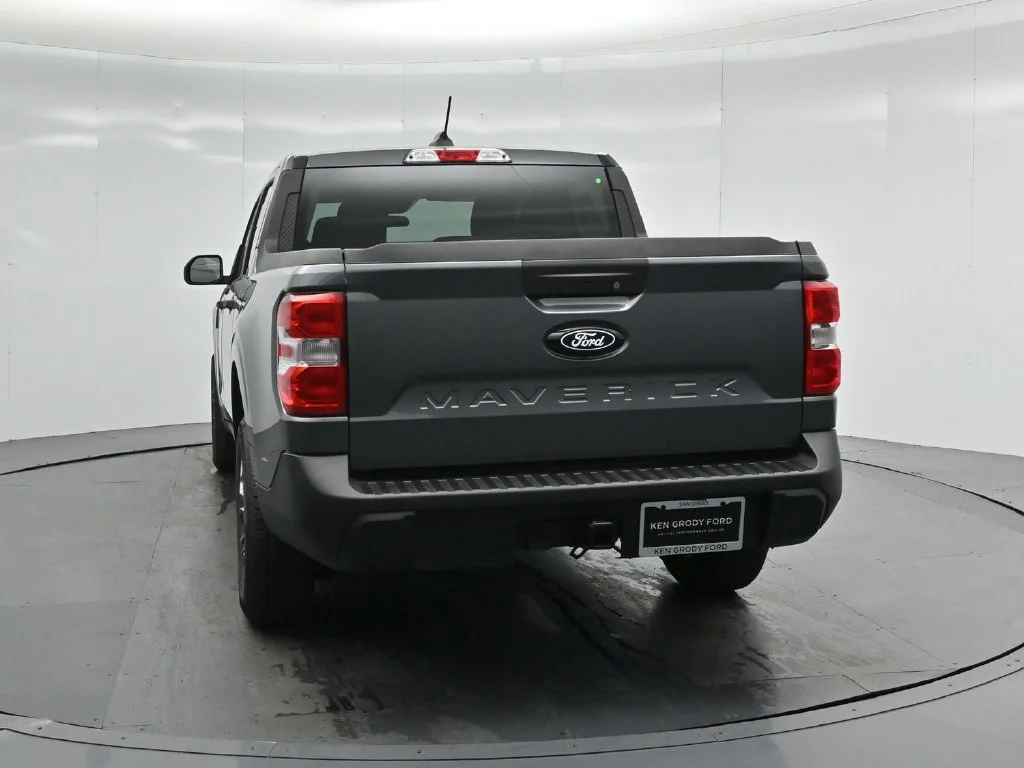 New 2026 Carbonized Gray Metallic Ford XLT image 24