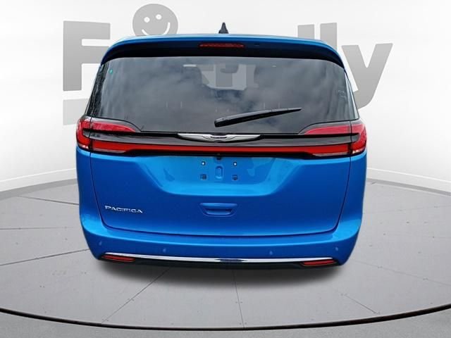 New 2026 Hydro Blue Pearl-Coat Exterior Paint Chrysler Select image 8