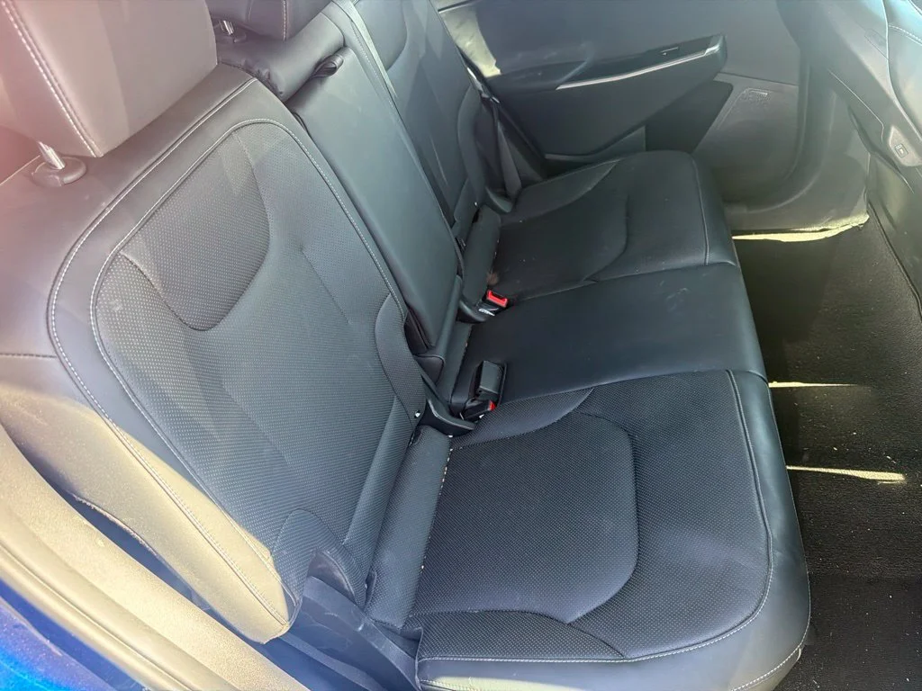 Used 2023 Blue Kia Wind image 12
