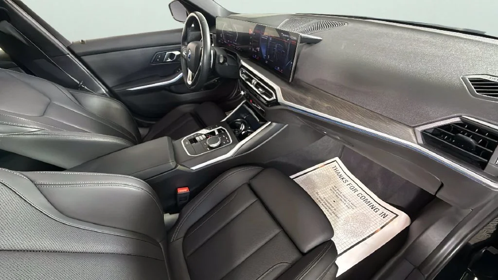 2024 BMW 3 Series 330e - Photo 32