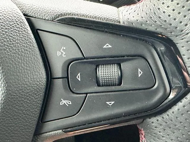 Used 2022  Chevrolet  image 19