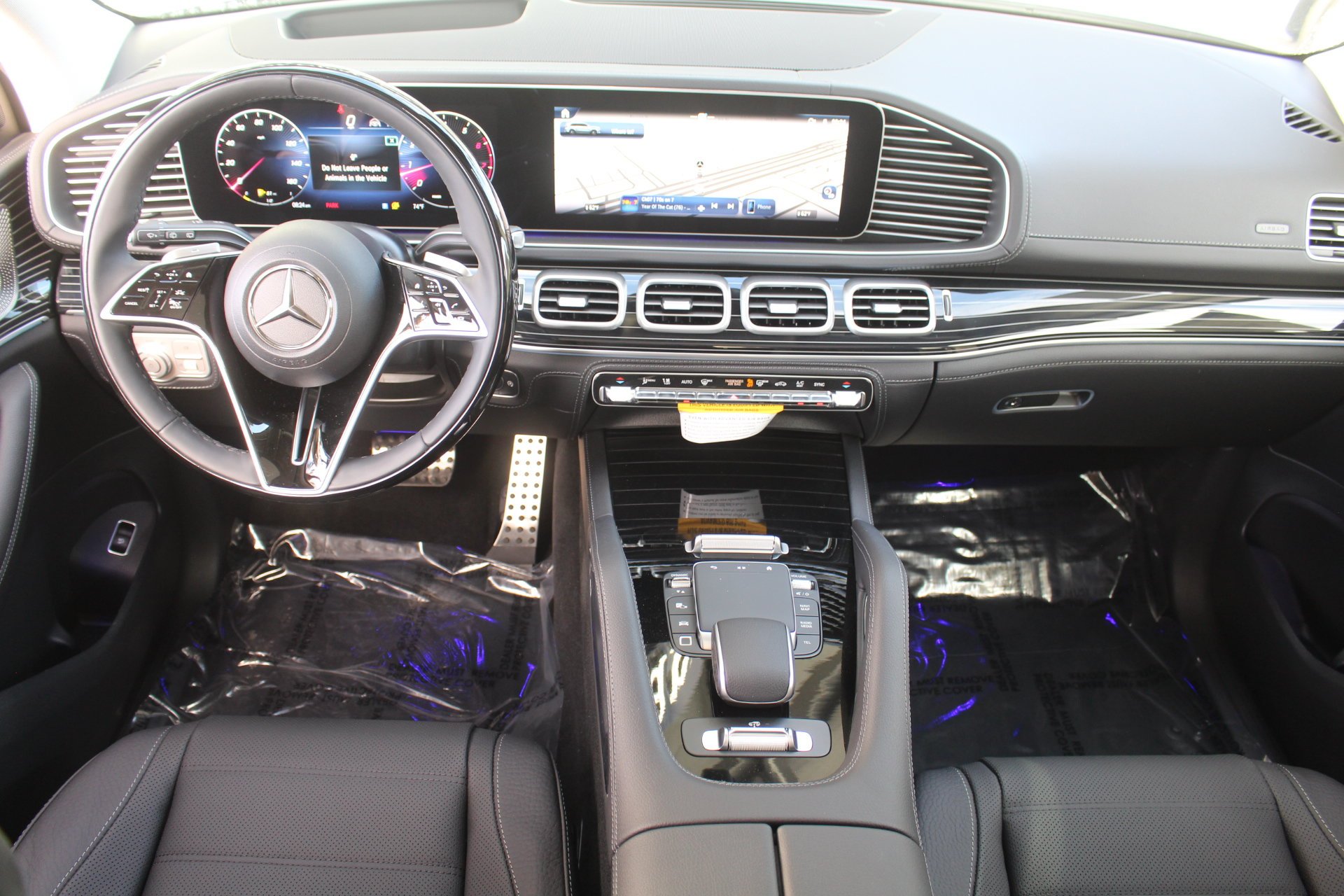 New 2026 MANUFAKTUR Moonlight White Metallic Mercedes-Benz GLS 450 image 17