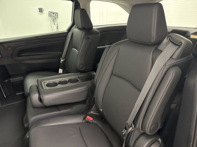 New 2026 Platinum White Pearl Honda EX-L image 17