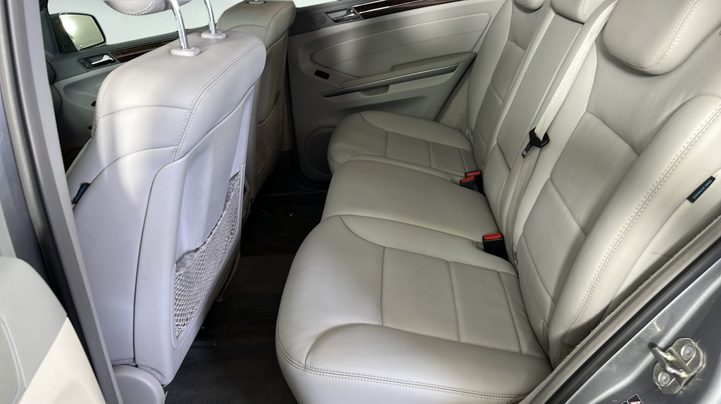 Used 2011  Mercedes-Benz ML 350 image 18
