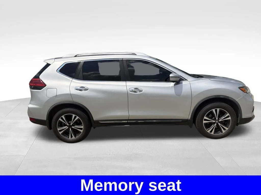 Used 2017 Silver Nissan SL image 8