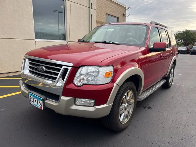 Used 2010  Ford Eddie Bauer image 4