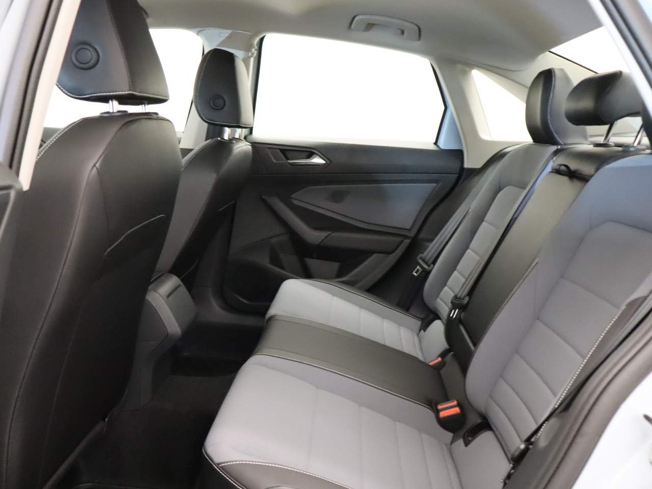 2026 Volkswagen Jetta SE - Photo 15