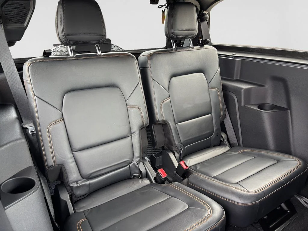 Used 2023 Gray Ford Badlands image 18