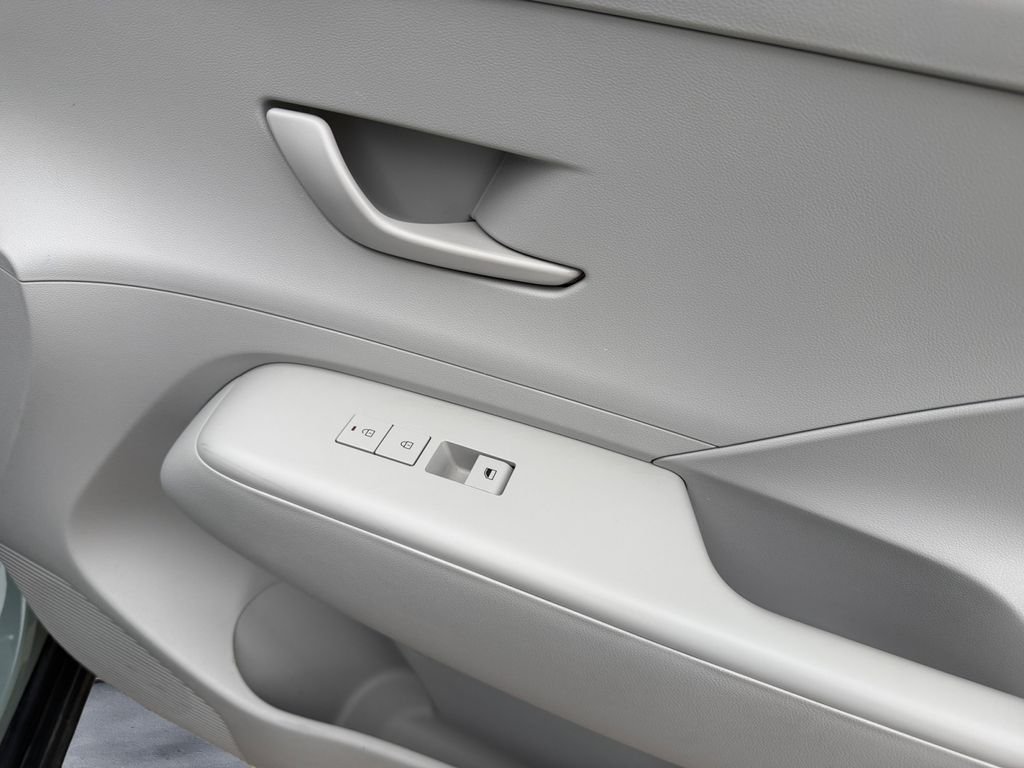Used 2024 Green Hyundai SEL image 15