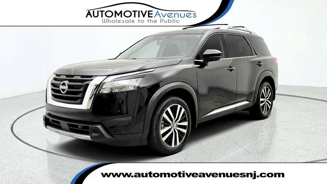 2025 Nissan Pathfinder Platinum 4WD