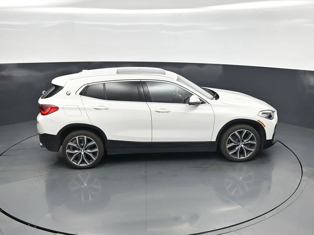 Used 2020 White BMW sDrive28i image 43