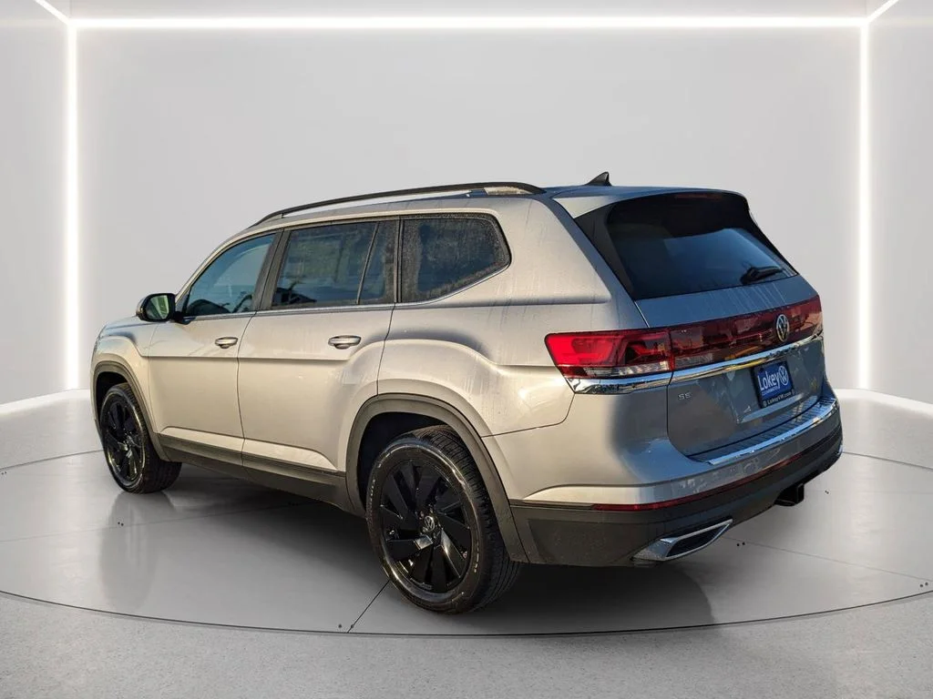 New 2026 Silver Volkswagen 2.0T SE w/Technology image 7