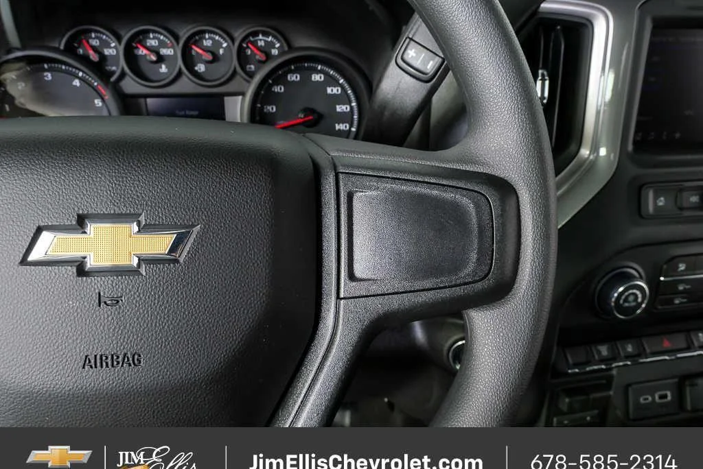 New 2026 Summit White Chevrolet Work Truck image 10